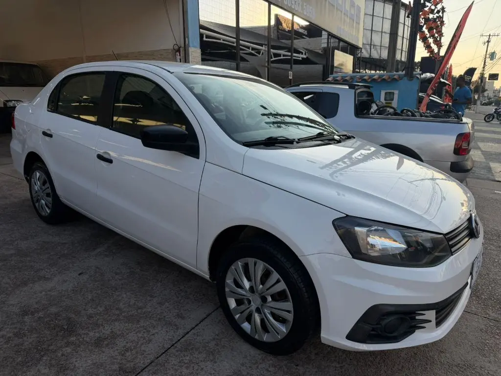 VOLKSWAGEN Voyage - Foto
