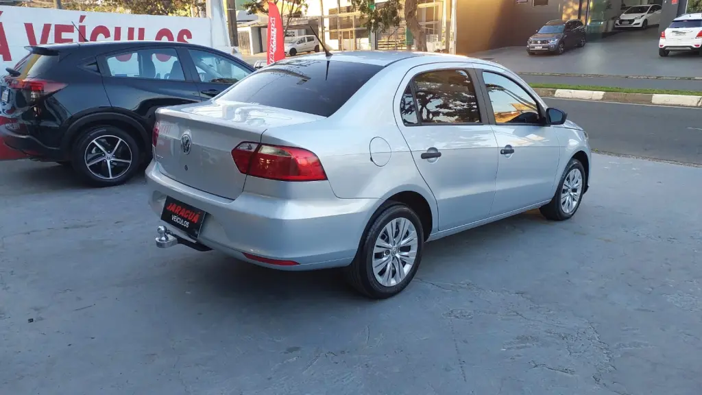 VOLKSWAGEN Voyage - Foto