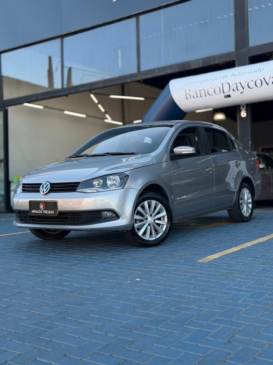 VOLKSWAGEN Voyage - Foto