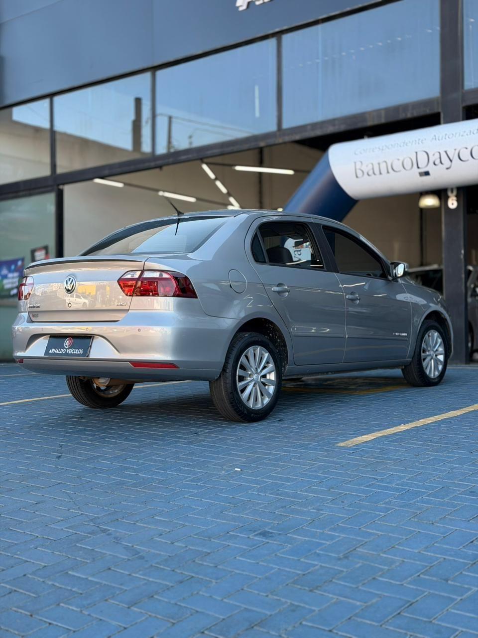 VOLKSWAGEN Voyage - Foto