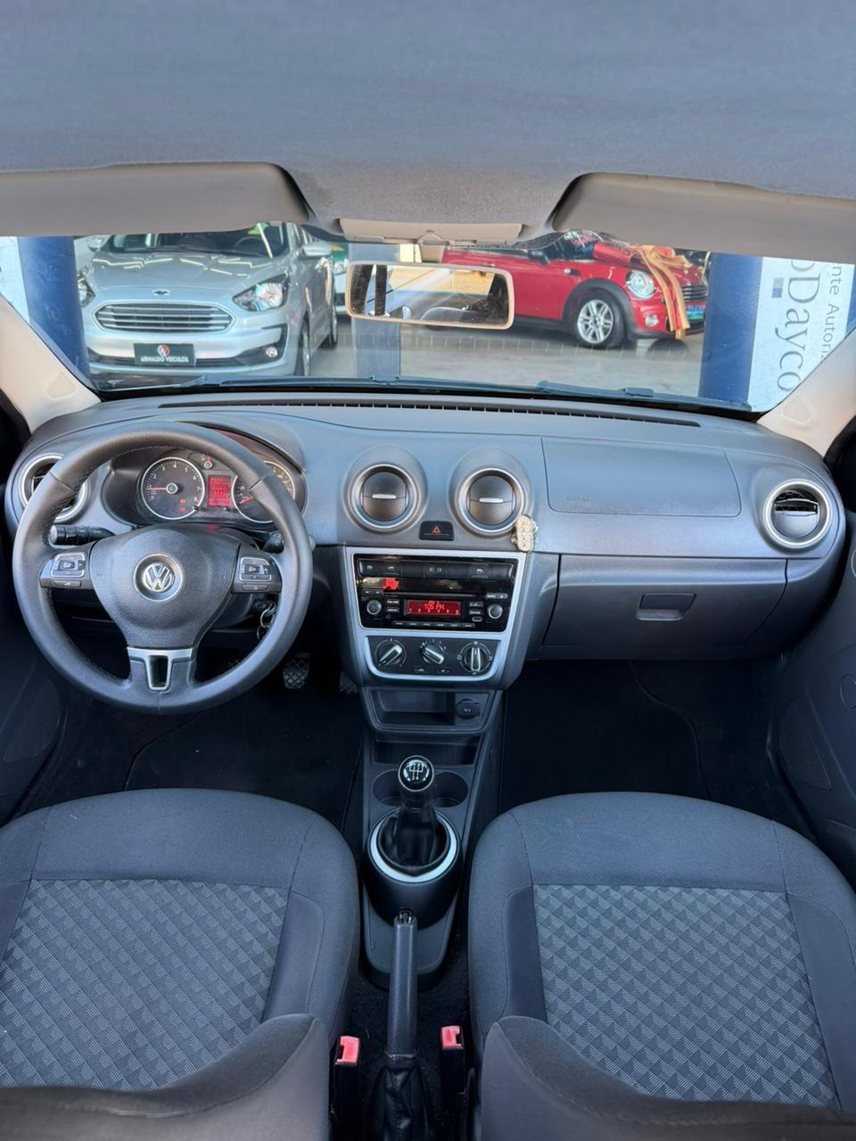 VOLKSWAGEN Voyage - Foto