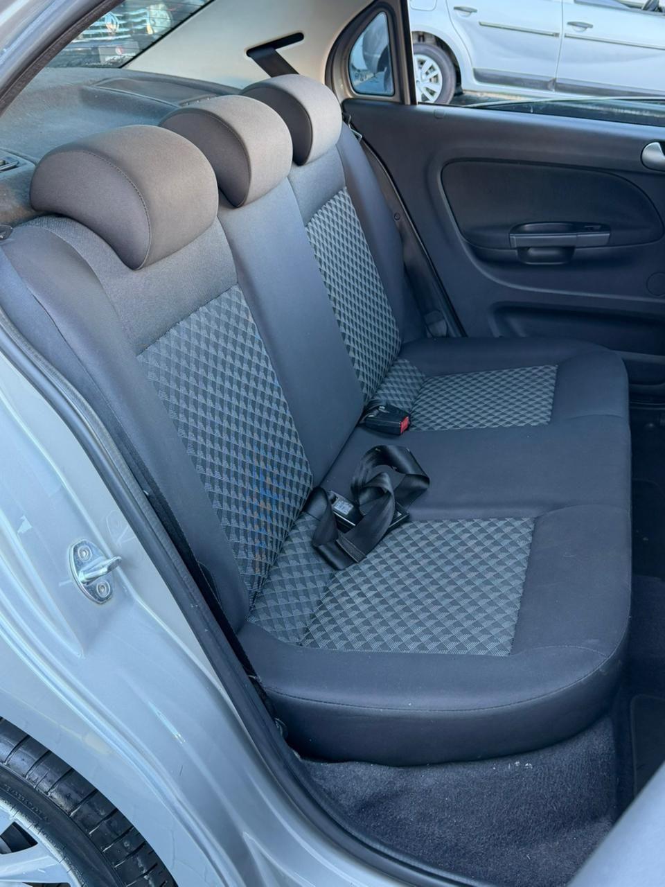 VOLKSWAGEN Voyage - Foto