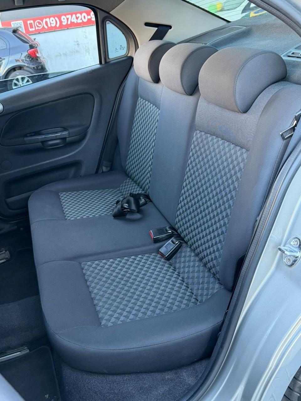 VOLKSWAGEN Voyage - Foto