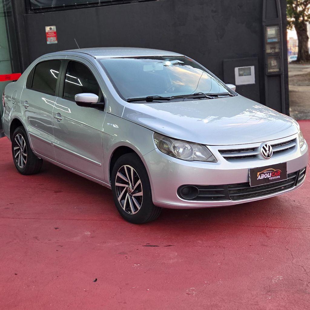 VOLKSWAGEN Voyage - Foto