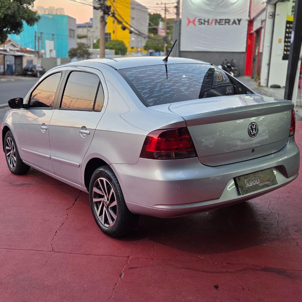 VOLKSWAGEN Voyage - Foto
