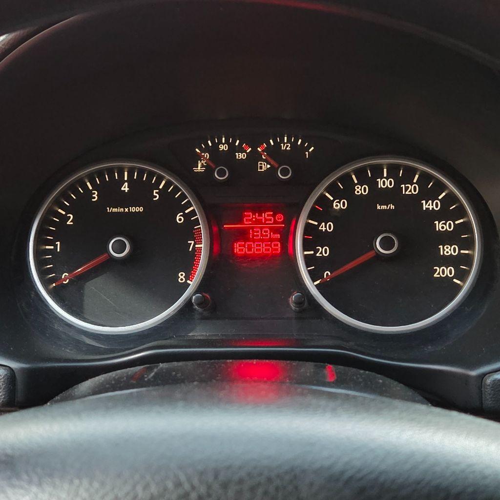 VOLKSWAGEN Voyage - Foto