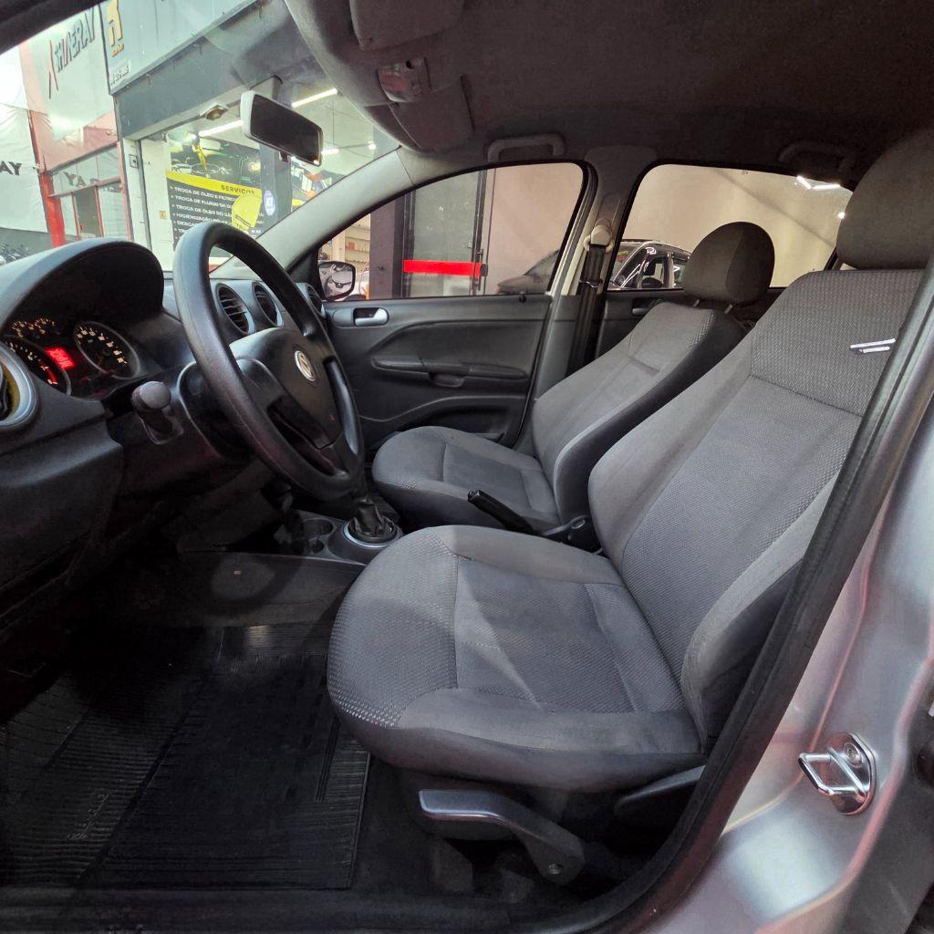 VOLKSWAGEN Voyage - Foto