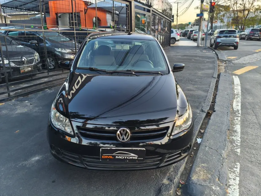 VOLKSWAGEN Voyage - Foto