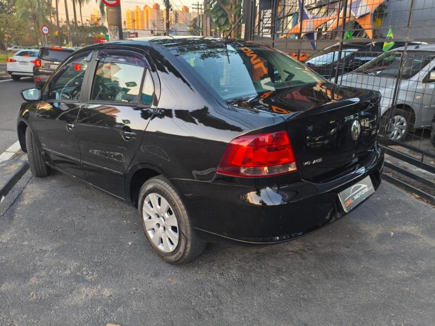 VOLKSWAGEN Voyage - Foto