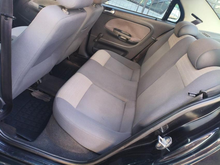 VOLKSWAGEN Voyage - Foto