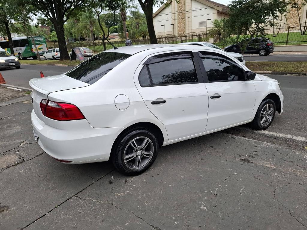 VOLKSWAGEN Voyage - Foto