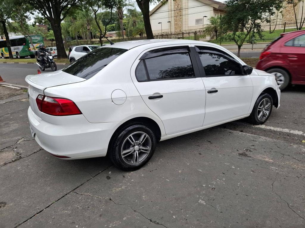 VOLKSWAGEN Voyage - Foto