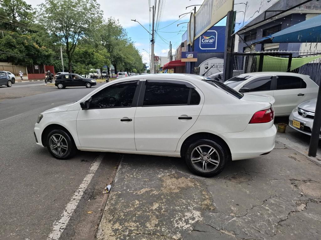 VOLKSWAGEN Voyage - Foto