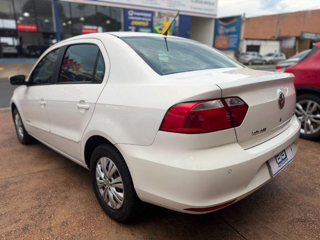 VOLKSWAGEN Voyage