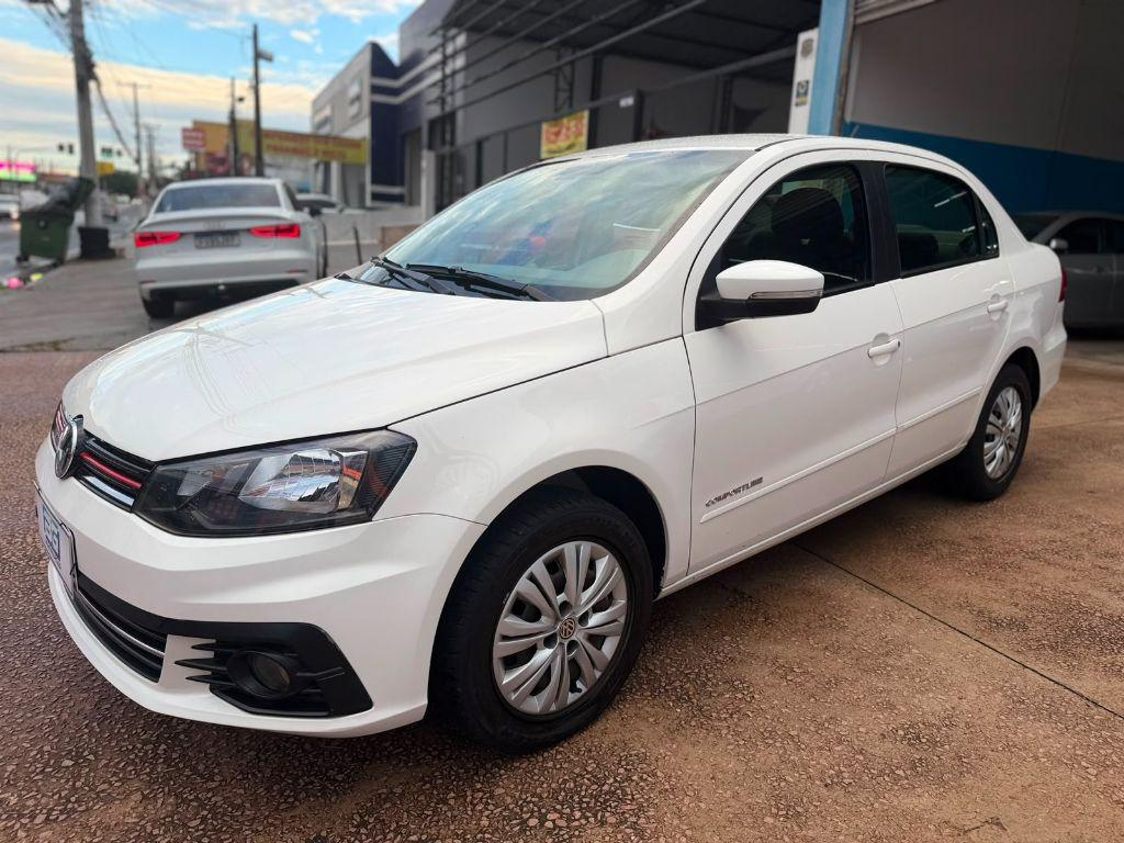 VOLKSWAGEN Voyage - Foto