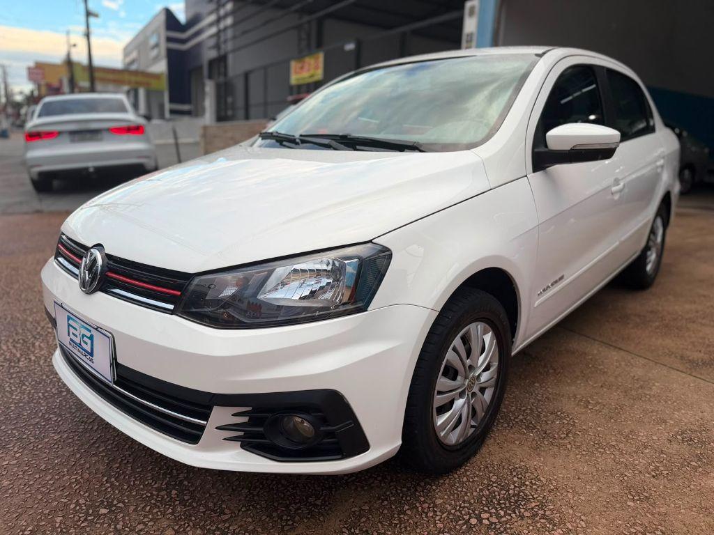 VOLKSWAGEN Voyage - Foto