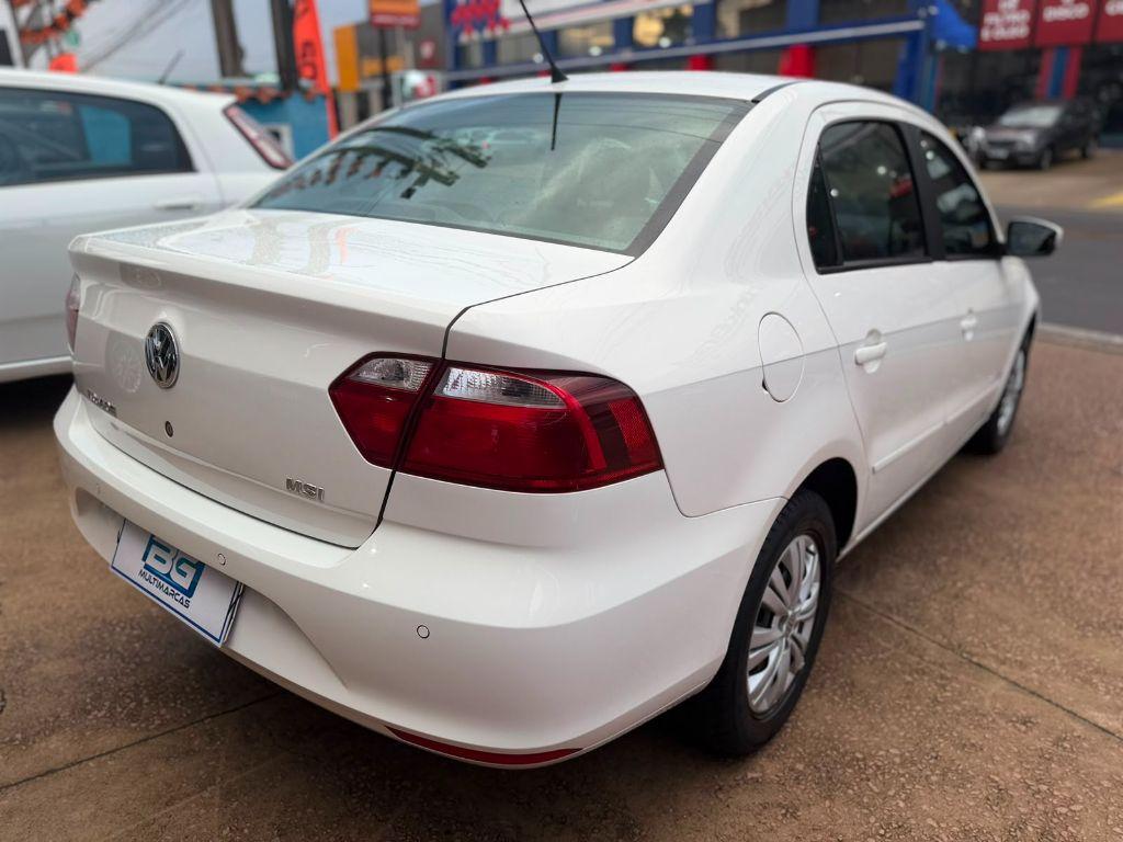 VOLKSWAGEN Voyage - Foto