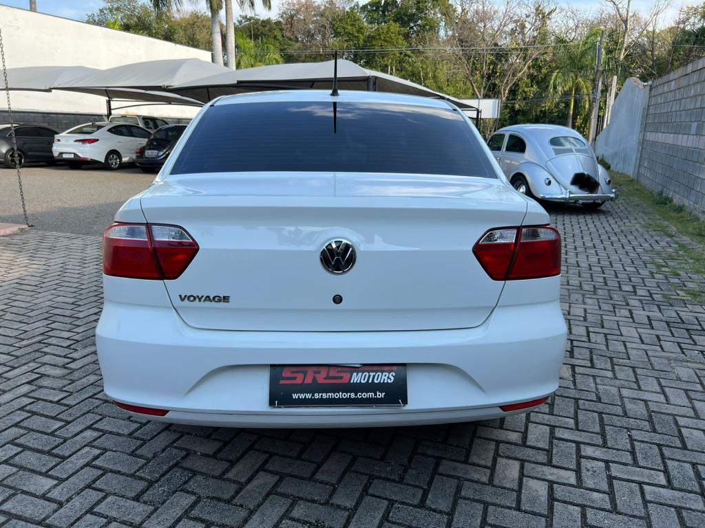 VOLKSWAGEN Voyage - Foto