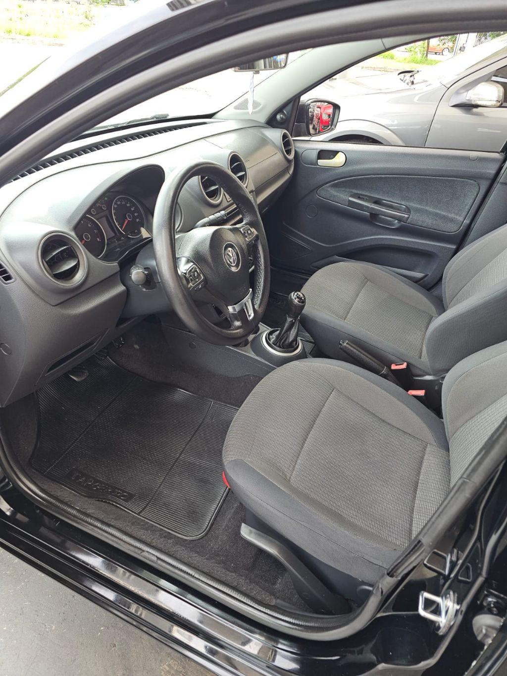 VOLKSWAGEN Voyage - Foto