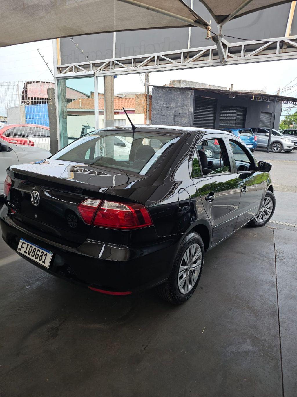VOLKSWAGEN Voyage - Foto