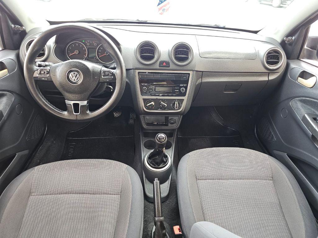 VOLKSWAGEN Voyage - Foto
