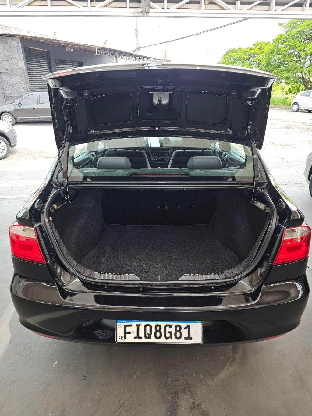 VOLKSWAGEN Voyage - Foto
