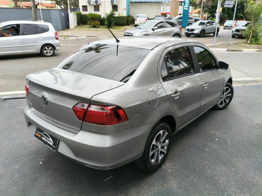 VOLKSWAGEN Voyage - Foto