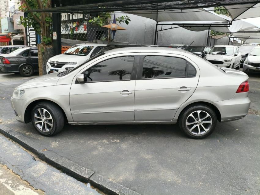 VOLKSWAGEN Voyage - Foto