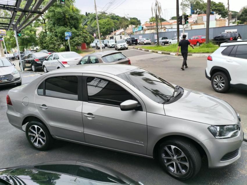 VOLKSWAGEN Voyage - Foto