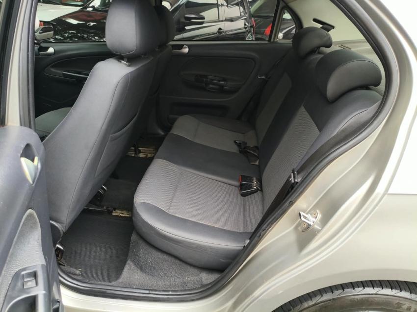 VOLKSWAGEN Voyage - Foto