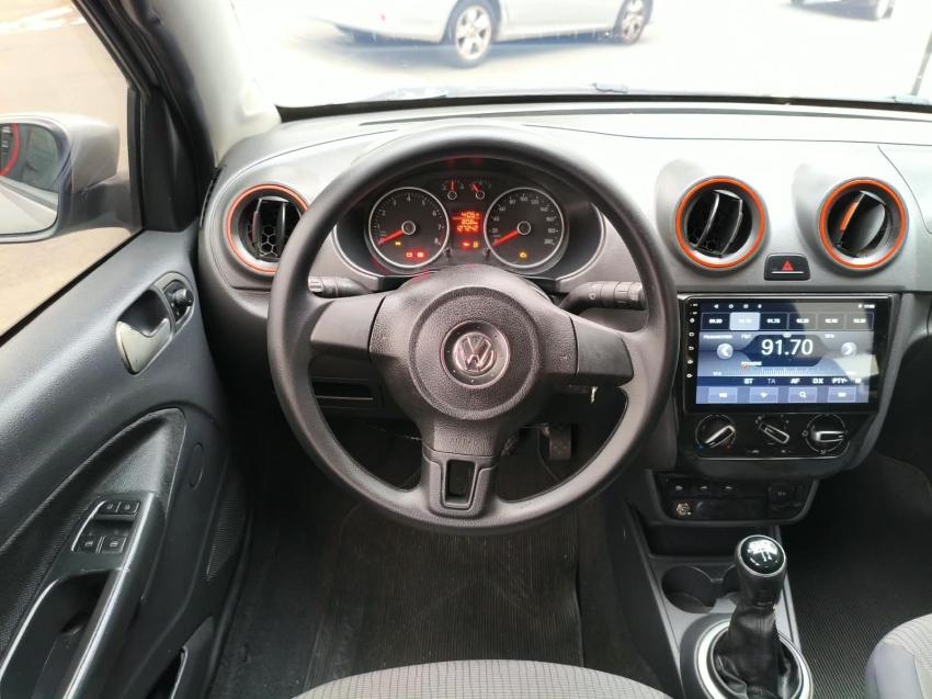 VOLKSWAGEN Voyage - Foto