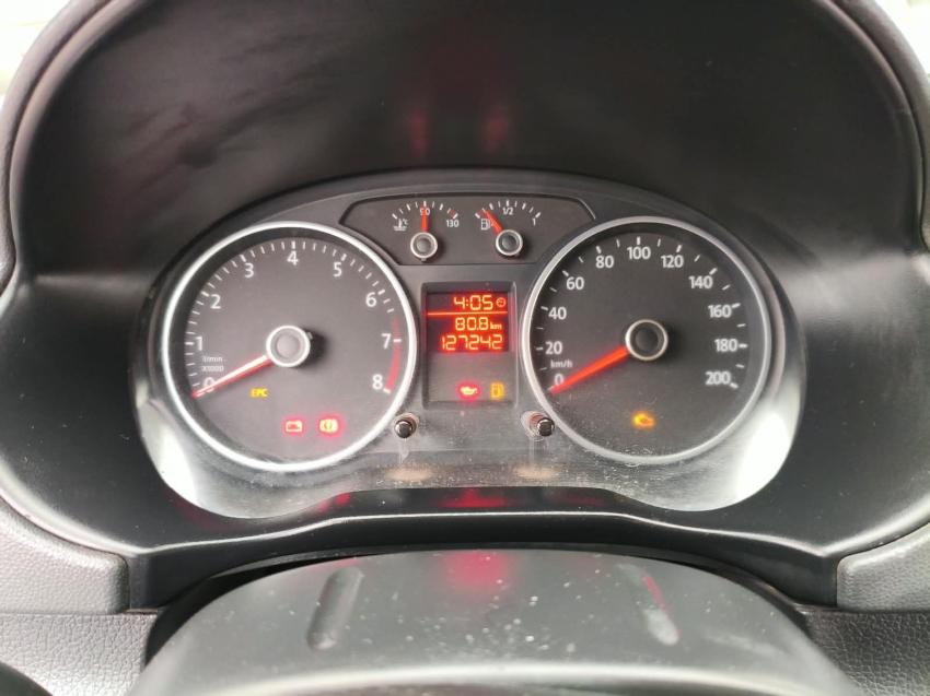 VOLKSWAGEN Voyage - Foto