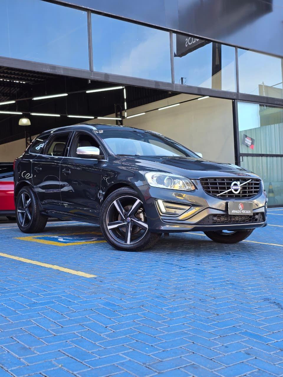 VOLVO XC60 - Foto