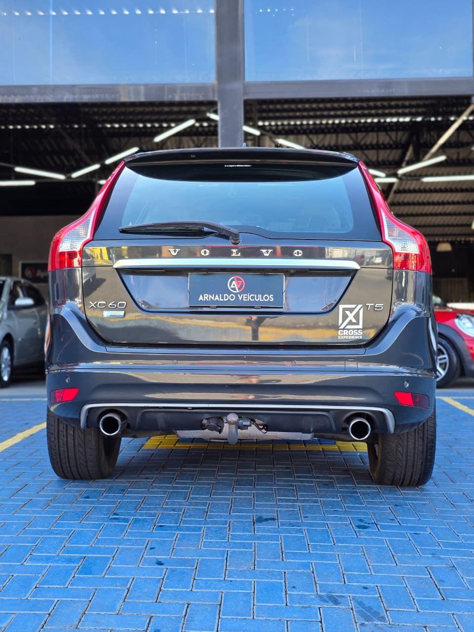 VOLVO XC60 - Foto