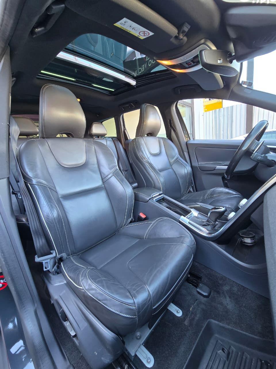 VOLVO XC60 - Foto