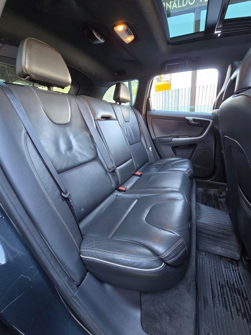 VOLVO XC60 - Foto