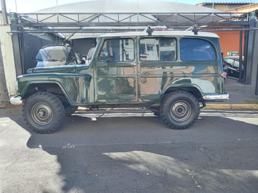 WILLYS Rural - Foto