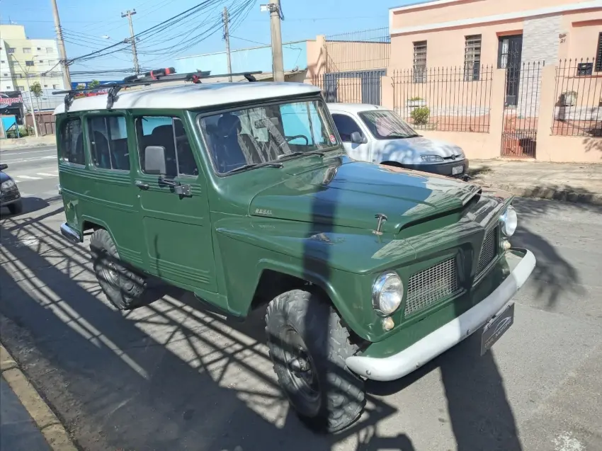 WILLYS Rural - Foto