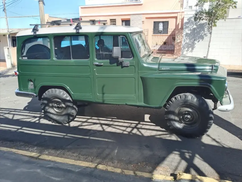 WILLYS Rural - Foto