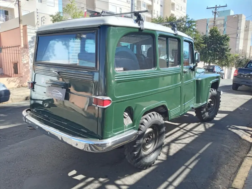 WILLYS Rural - Foto