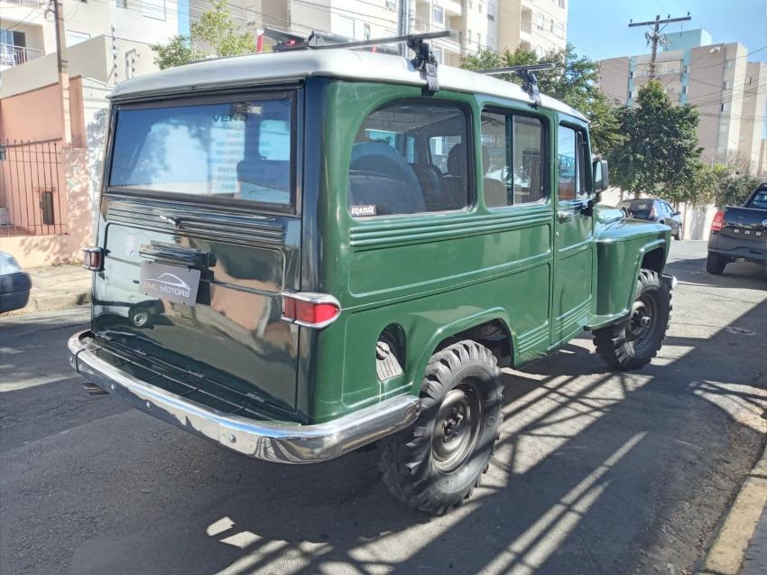 WILLYS Rural - Foto