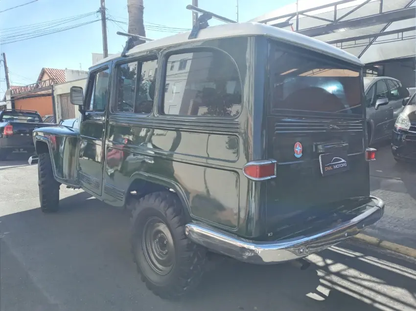 WILLYS Rural - Foto