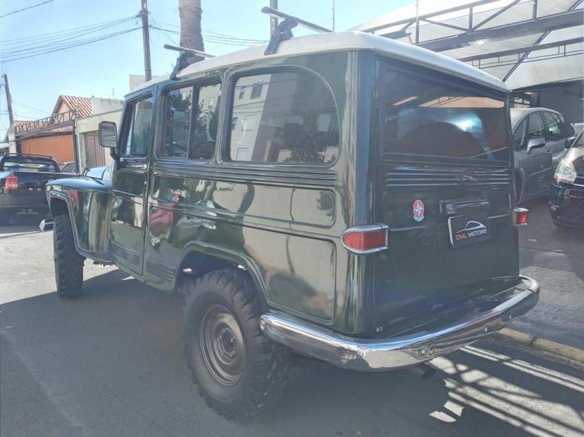 WILLYS Rural - Foto