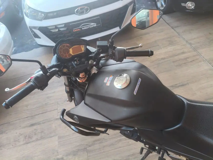 YAMAHA Fazer YS 150 - Foto
