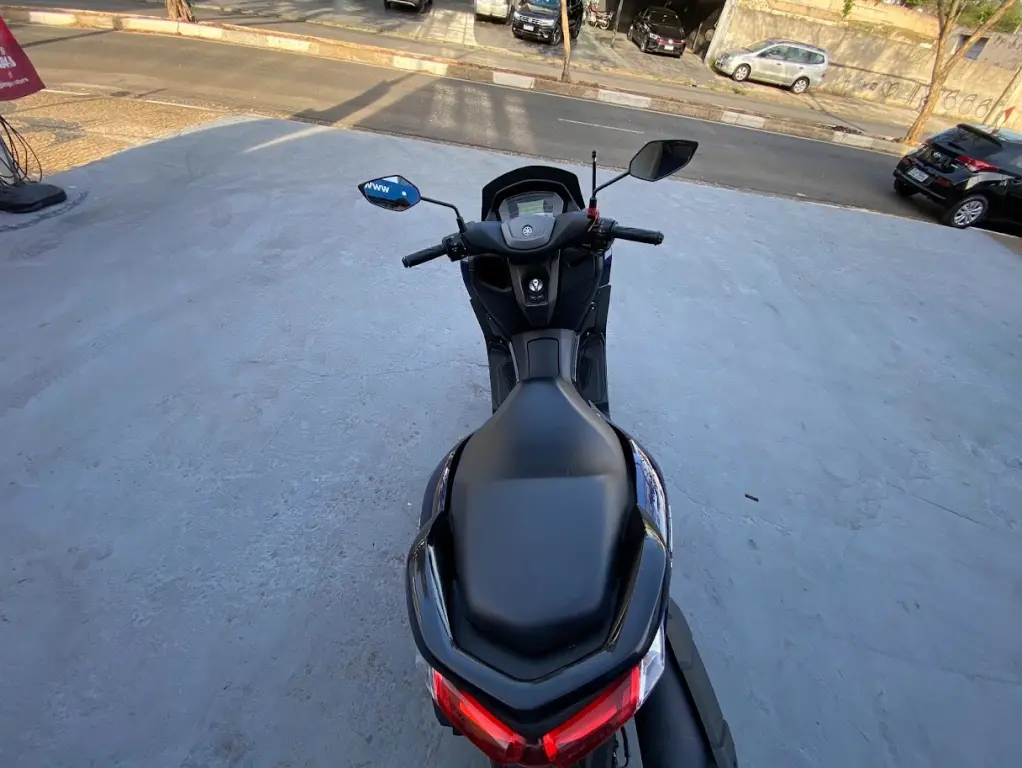 YAMAHA NMax 160 - Foto