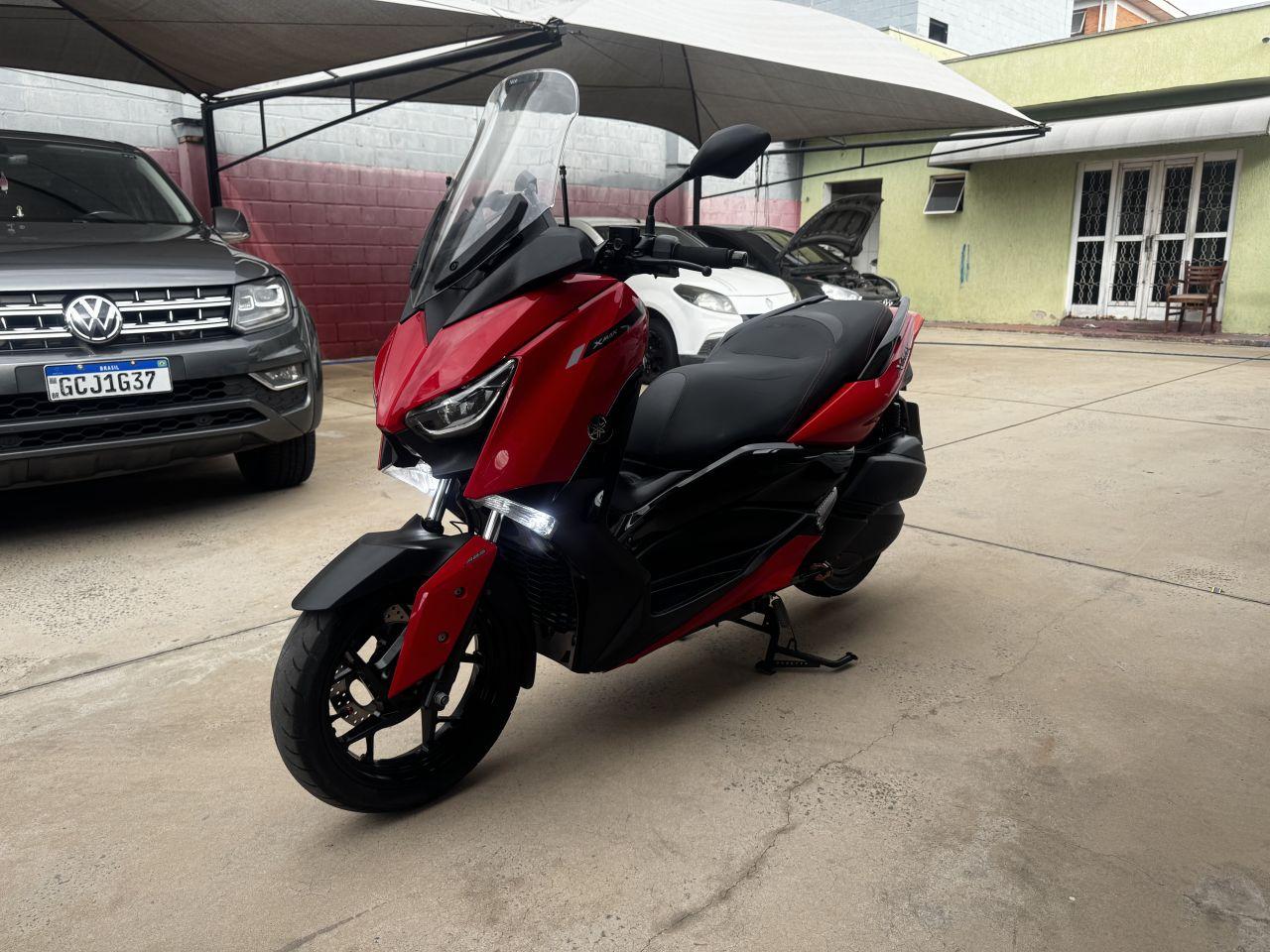 YAMAHA XMax 250 - Foto