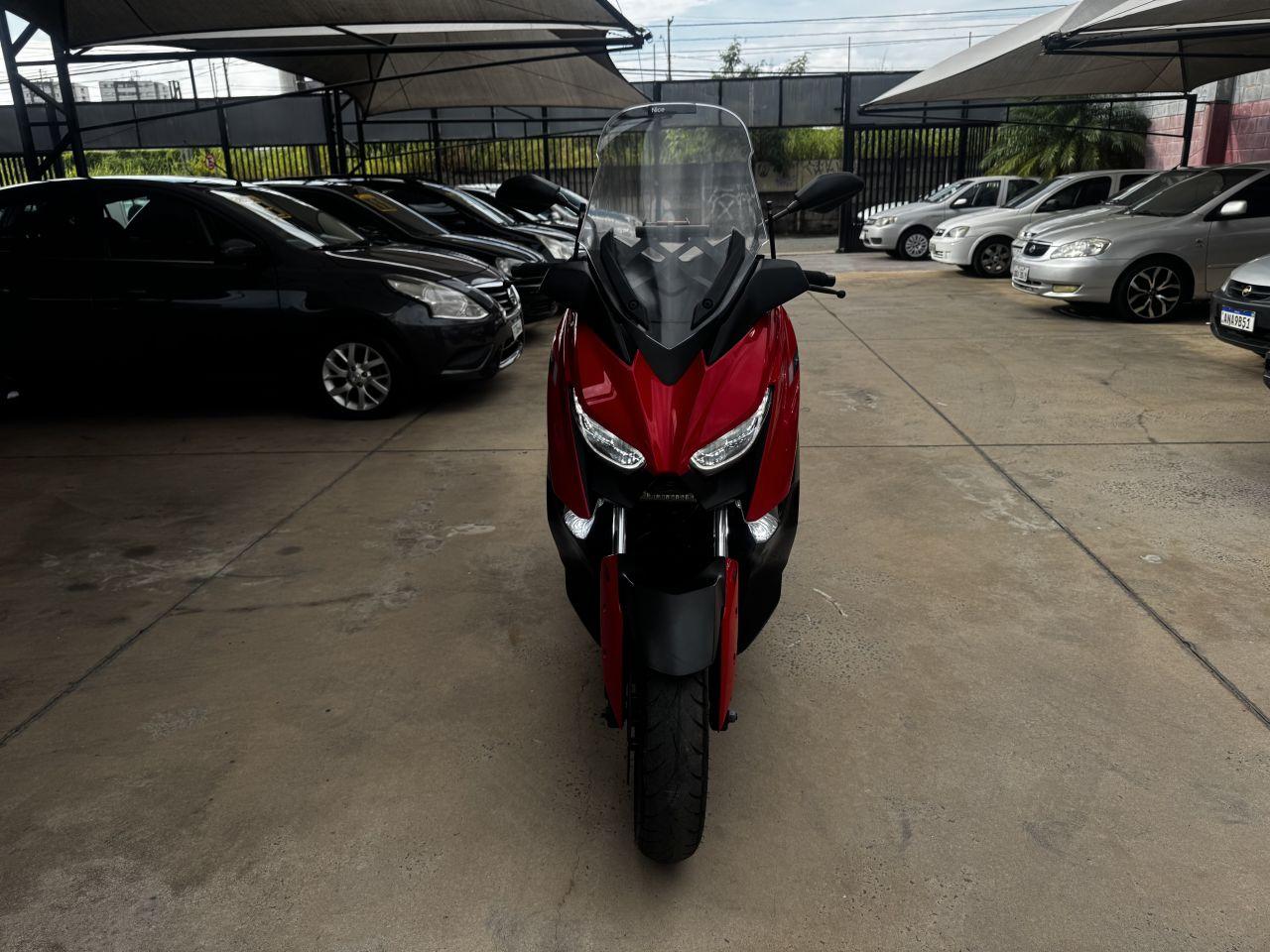YAMAHA XMax 250 - Foto