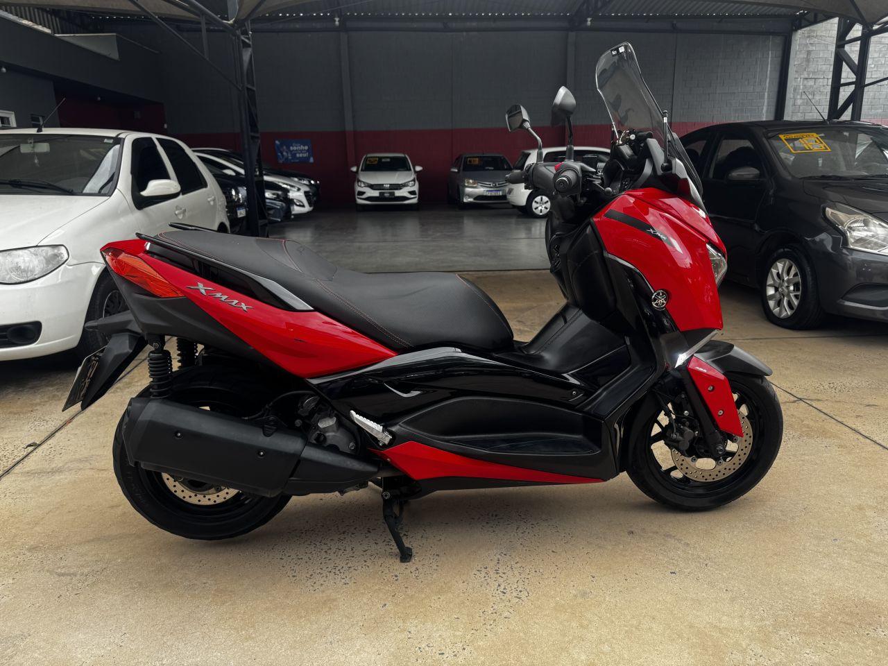 YAMAHA XMax 250 - Foto