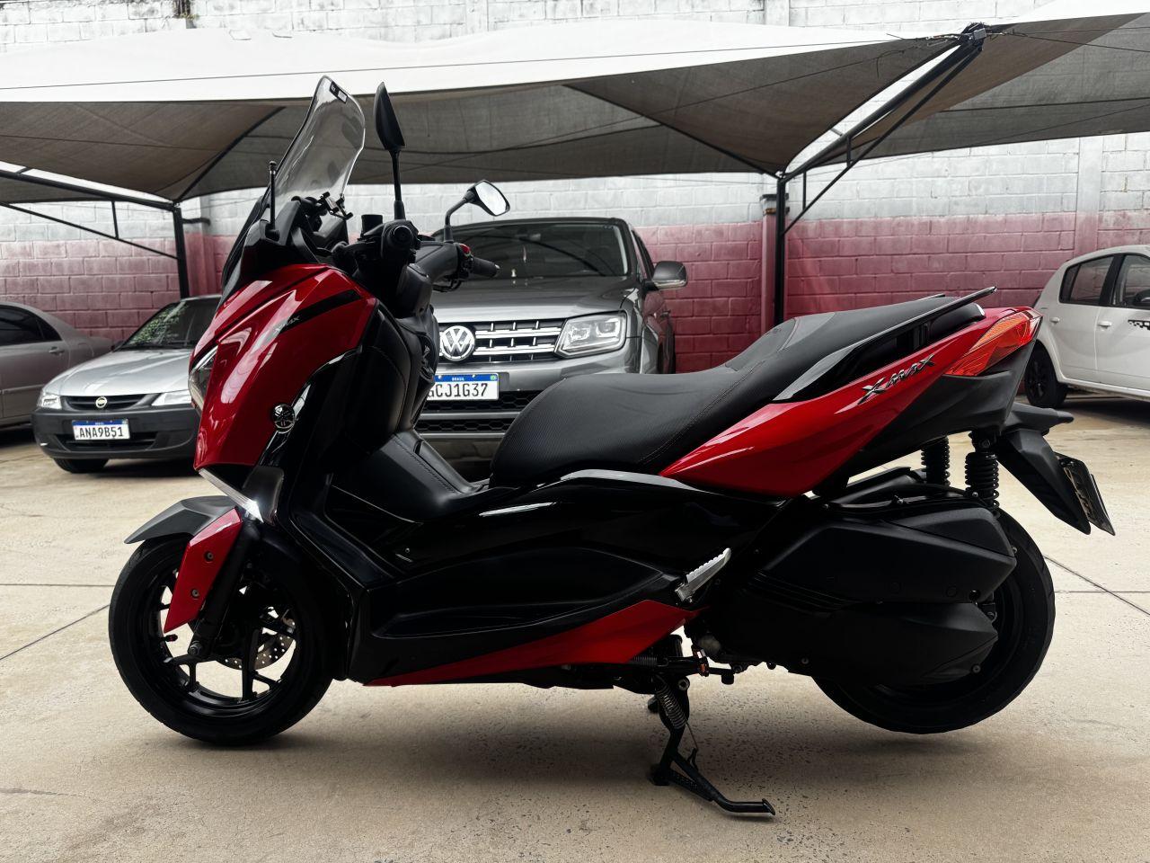 YAMAHA XMax 250 - Foto