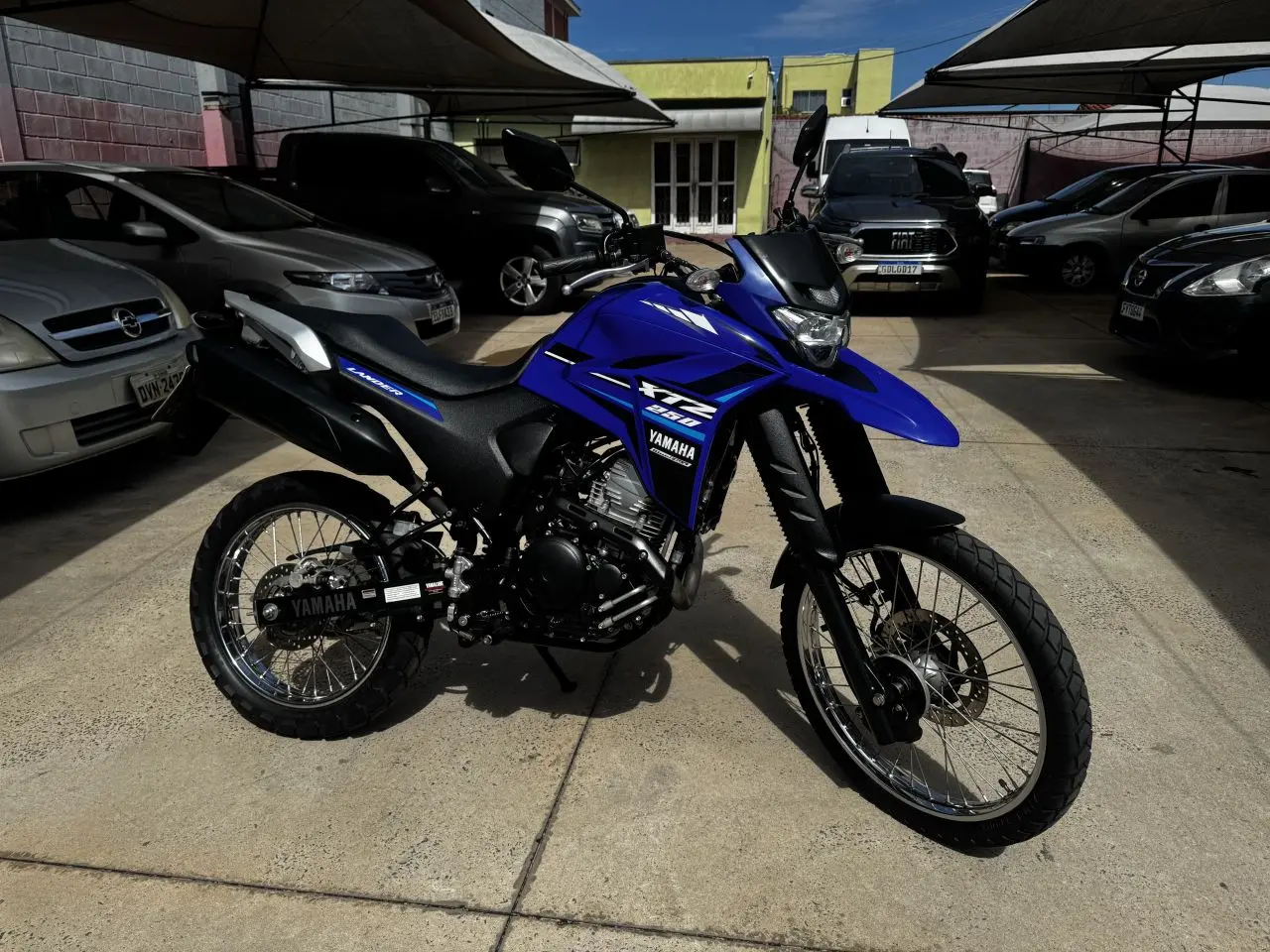 YAMAHA XTZ 250 - Foto